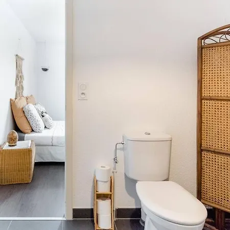 Charming & Bright With Garden & Parking